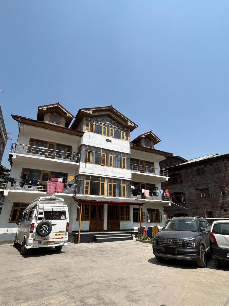 Hotel Reshi Srīnagar Exterior foto